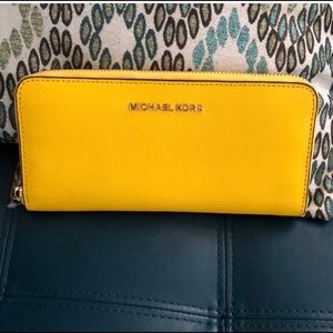 Wallet ...final sale!!!!